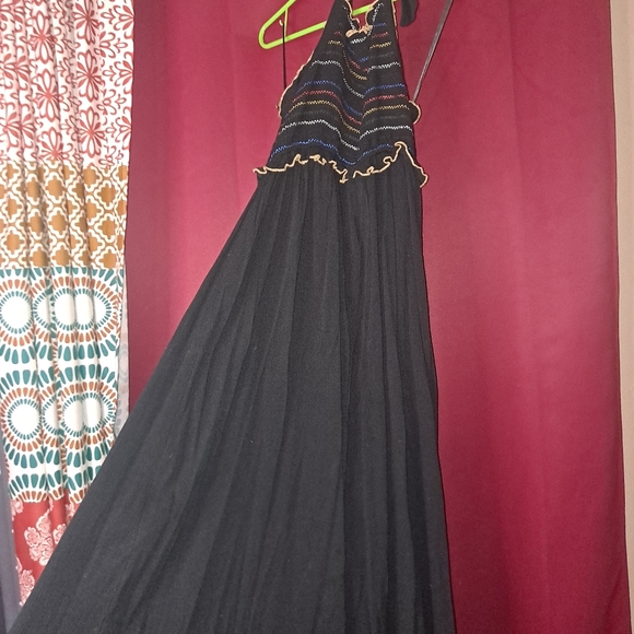 Halter summer dress - Picture 3 of 4